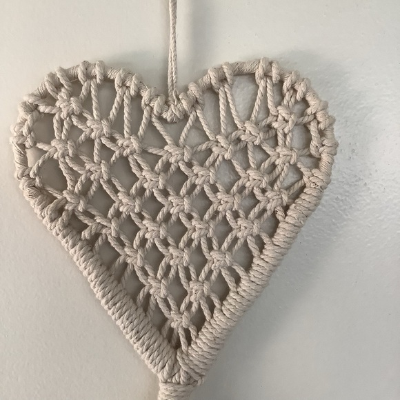 Tassel Macrame Heart - Picture 3 of 4